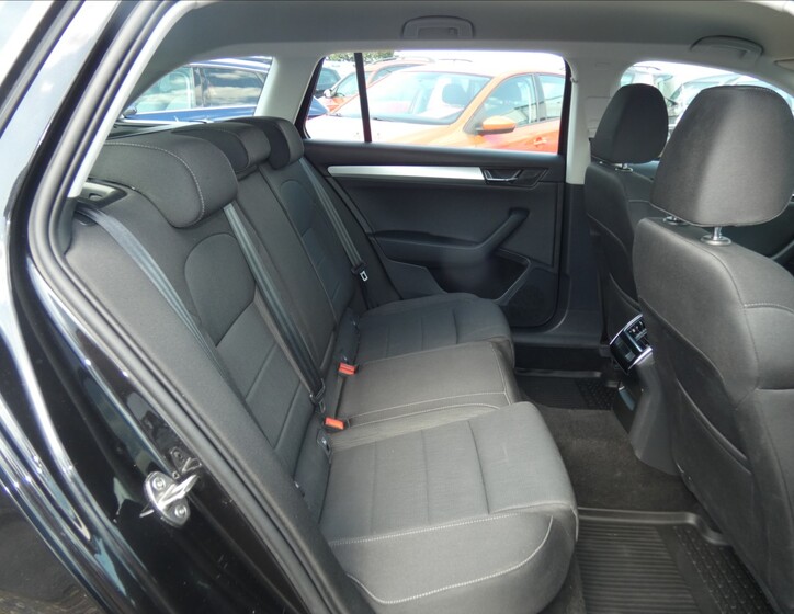 Škoda Superb 14