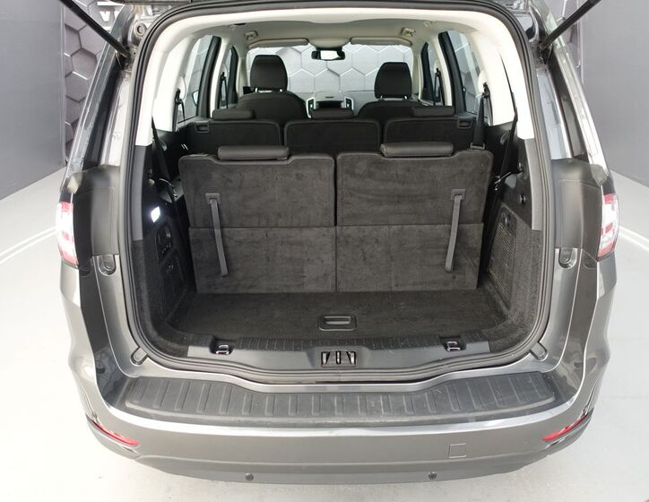 Ford Galaxy 27
