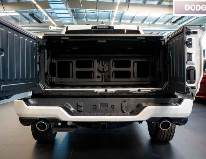 Dodge RAM 8