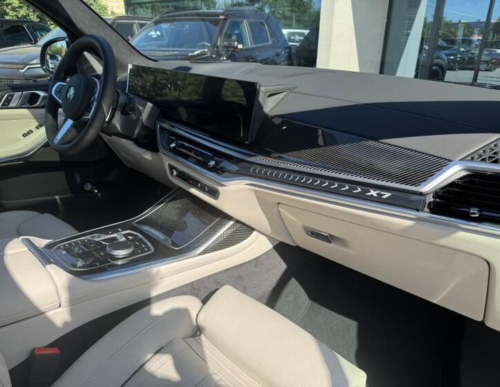 BMW X7 36