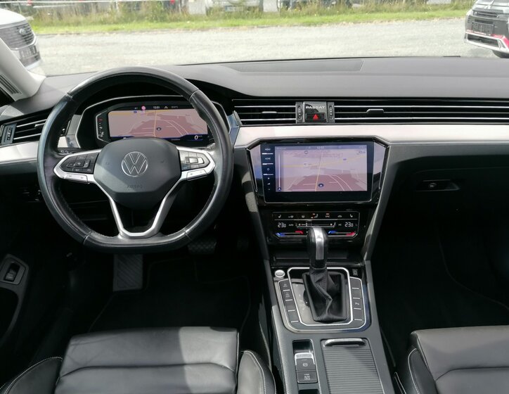 Volkswagen Passat 9