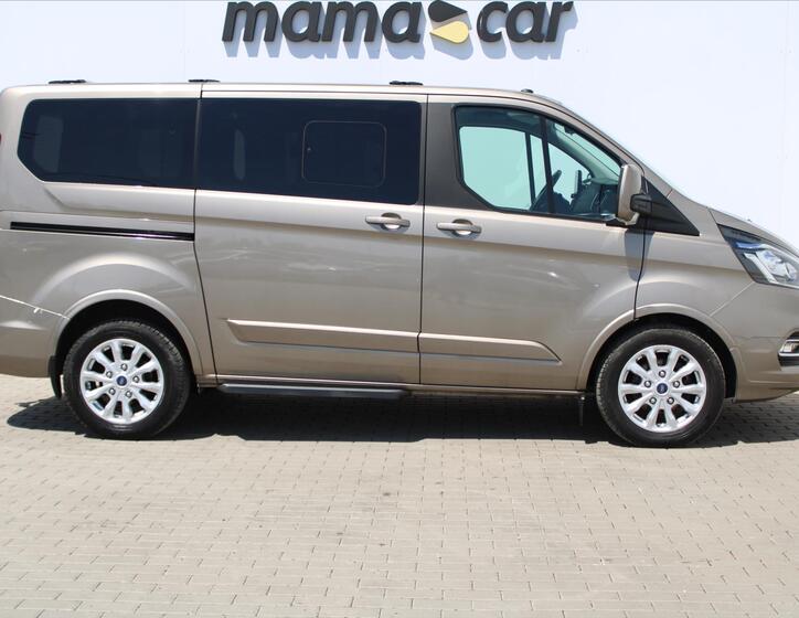 Ford Tourneo Custom 8