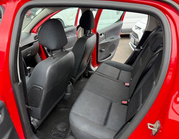 Peugeot 207 11
