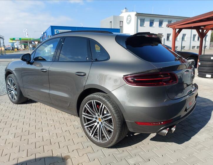 Porsche Macan 6
