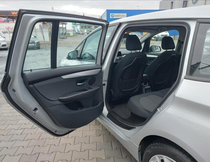 BMW Řada 2 10