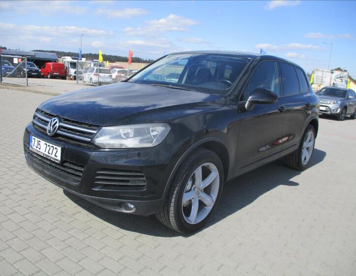 Volkswagen Touareg 1