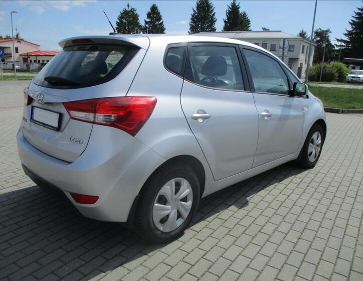 Hyundai ix20 4