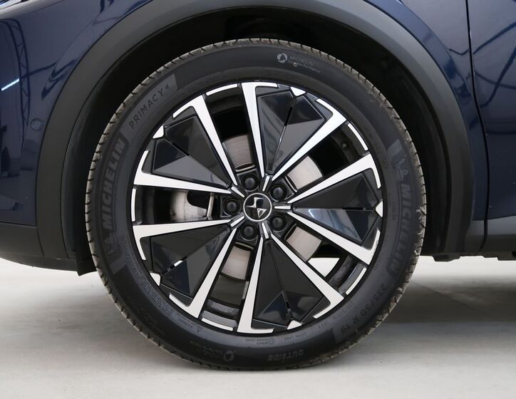 DS Automobiles DS7 Crossback 11