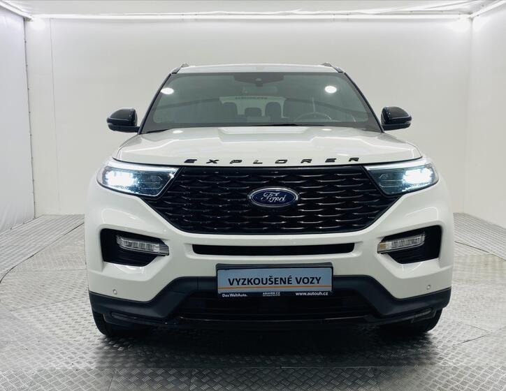 Ford Explorer 4