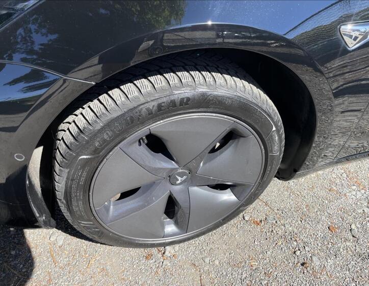 Tesla Model 3 44