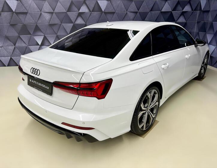 Audi S6 7