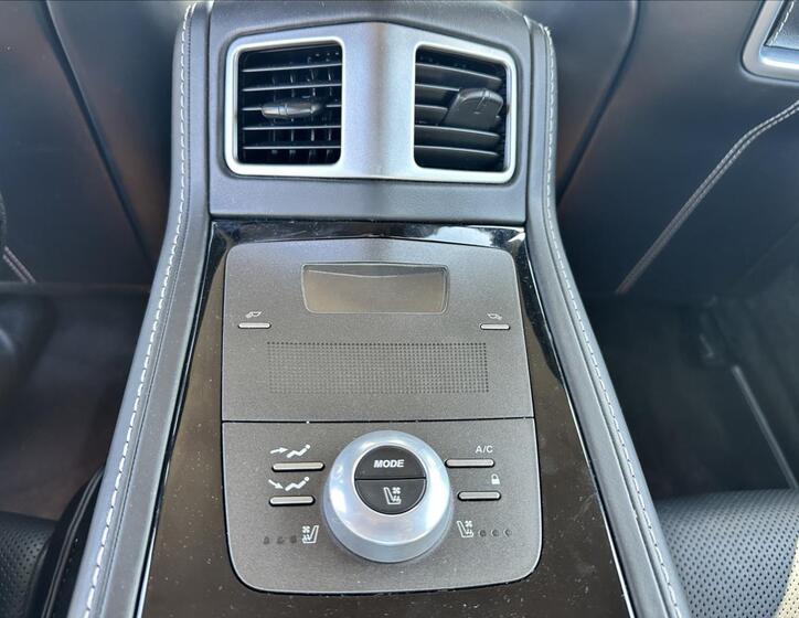 Aston Martin Rapide 14