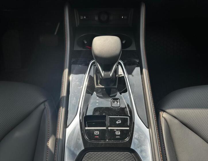 MG HS 11