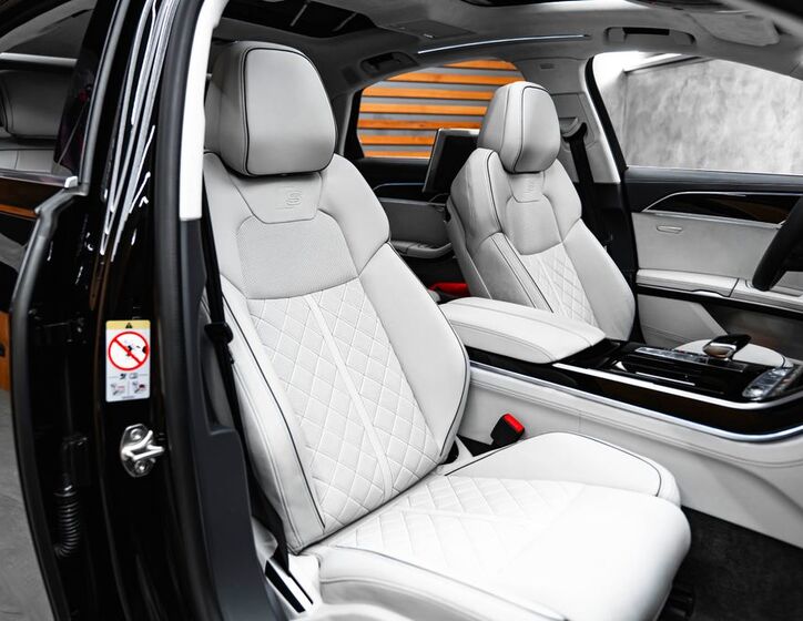 Audi A8 36