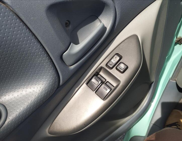 Toyota Yaris 12