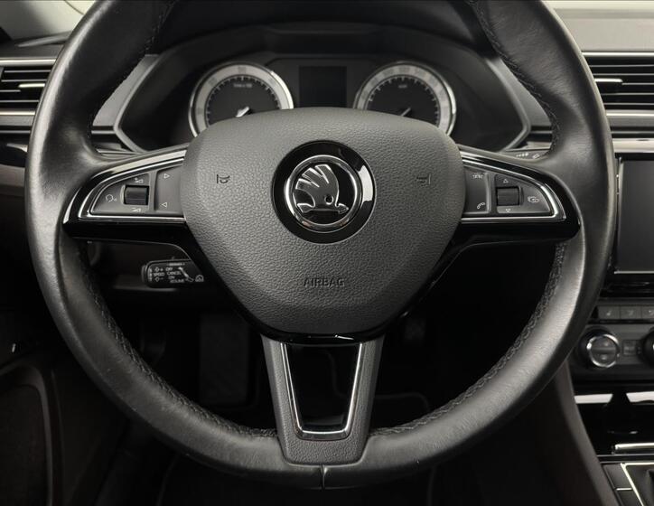 Škoda Superb 9