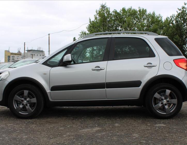 Suzuki SX4 8