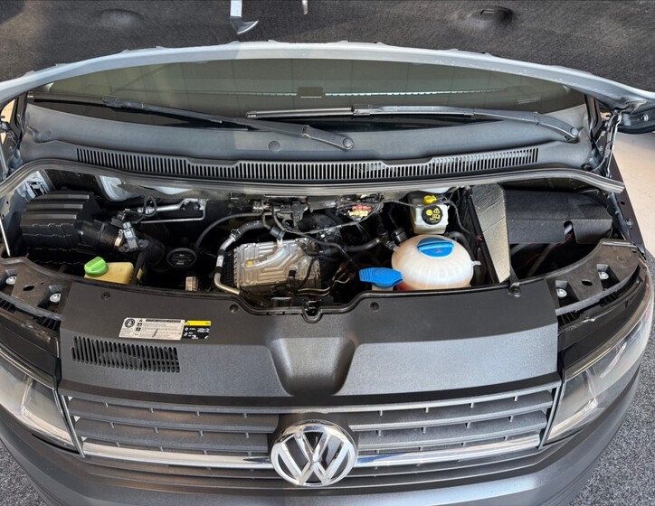 Volkswagen Caravelle 21
