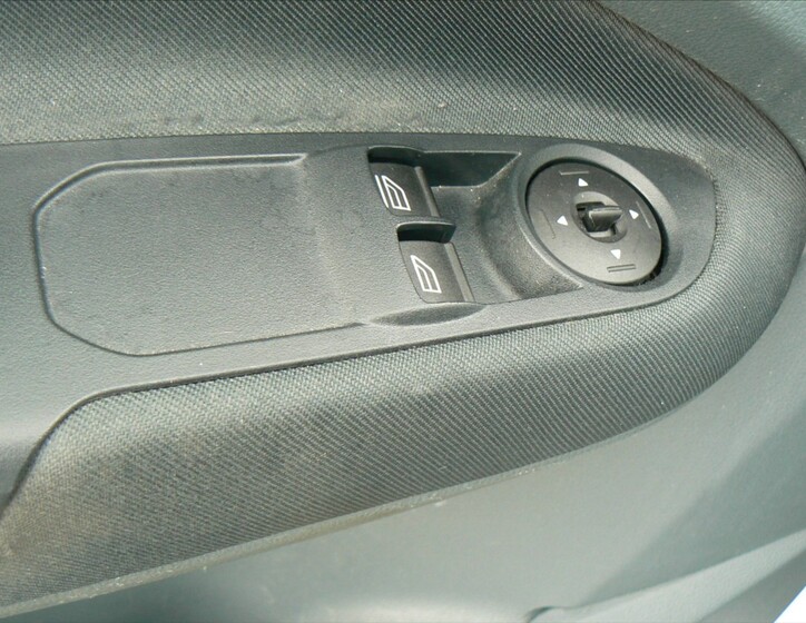 Ford C-MAX 9