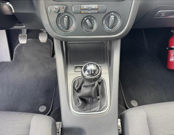 Volkswagen Golf 34