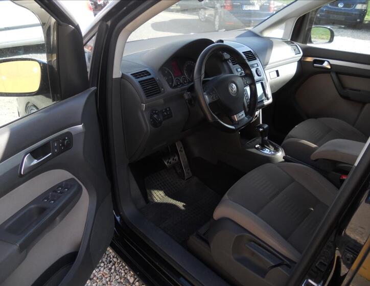 Volkswagen Touran 11