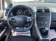 Toyota Auris 11