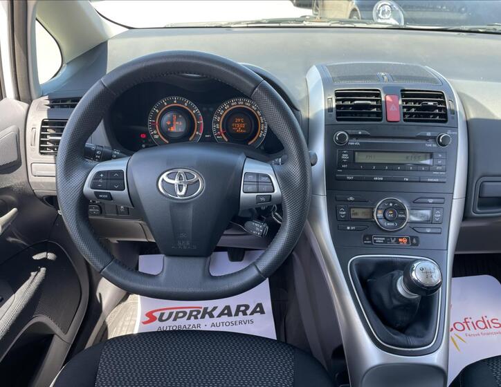 Toyota Auris 11