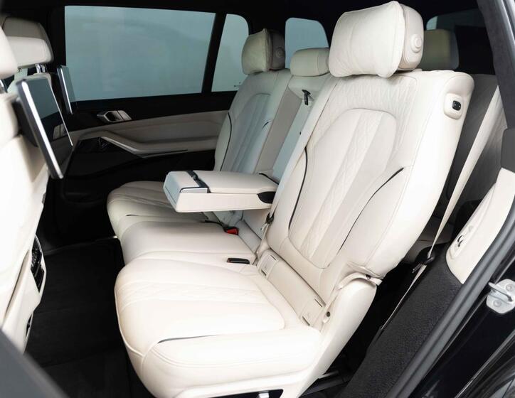 BMW X7 21
