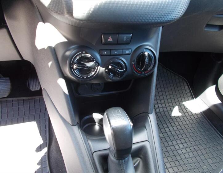 Peugeot 208 22