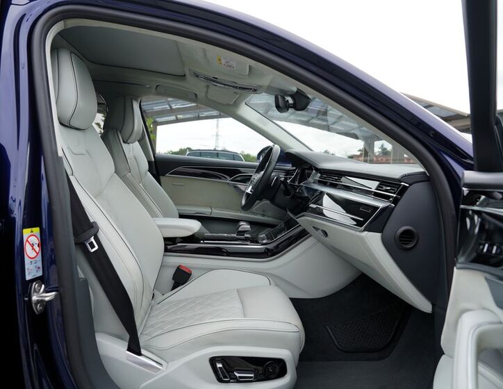 Audi A8 31