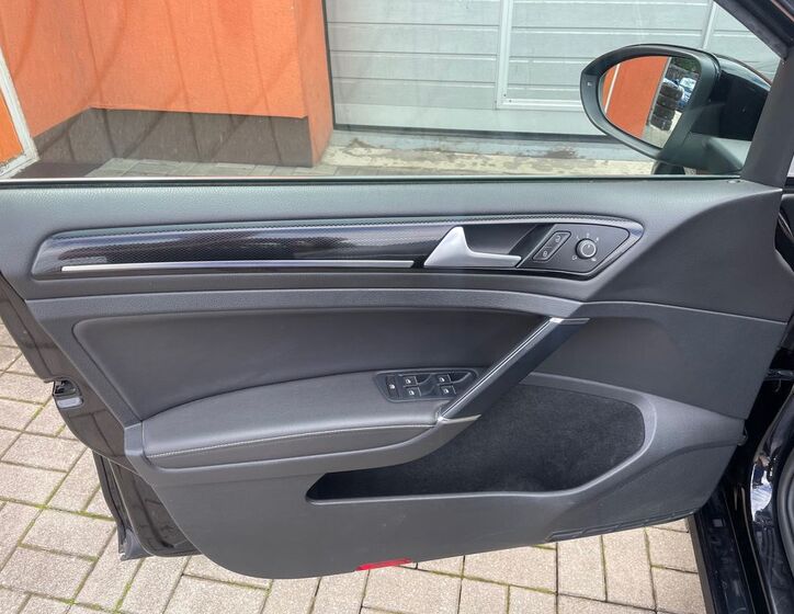 Volkswagen Golf 31