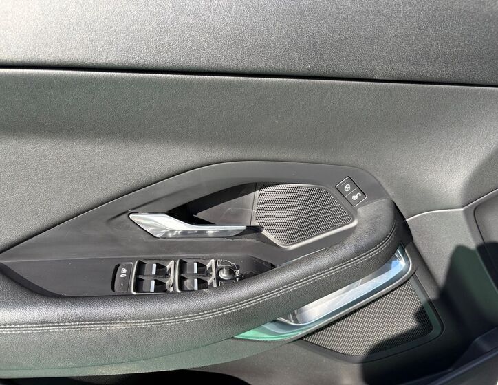Jaguar F-Pace 18