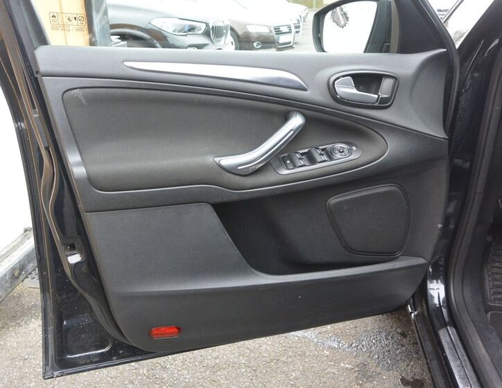 Ford S-MAX 9