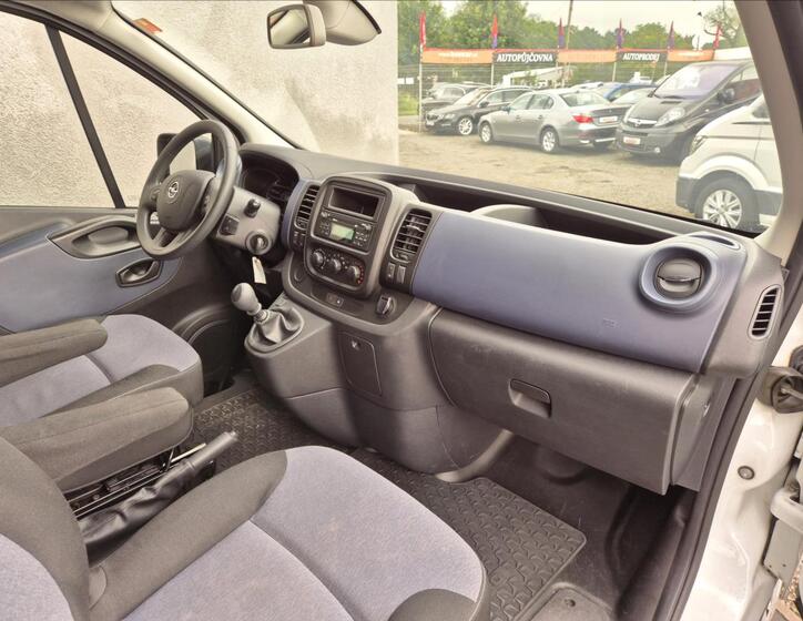 Opel Vivaro 21