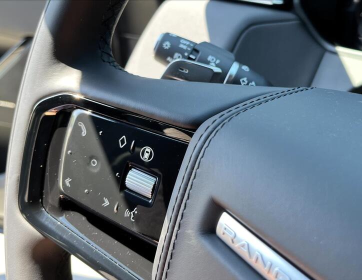 Land Rover Range Rover Velar 19