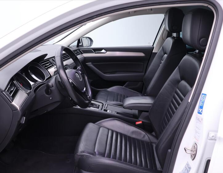 Volkswagen Passat 12