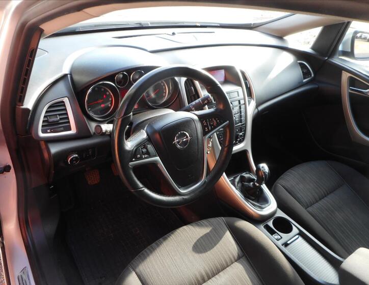 Opel Astra 9