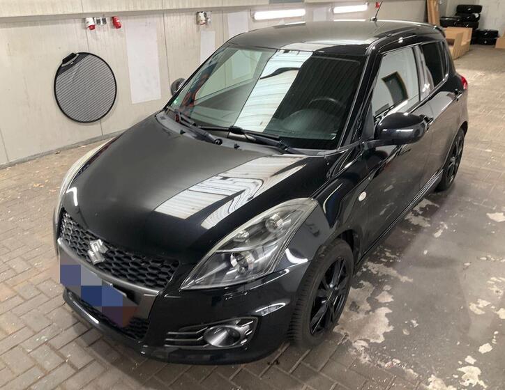 Suzuki Swift 1