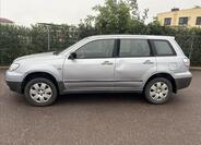 Mitsubishi Outlander 4