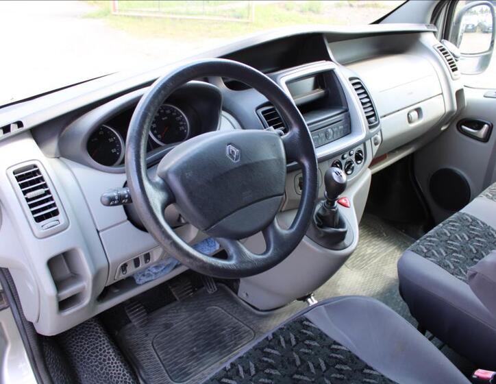 Renault Trafic 12