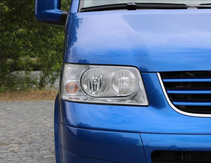 Volkswagen Caravelle 36