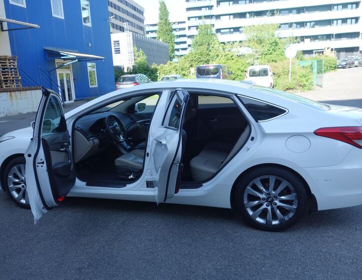 Hyundai i40 14