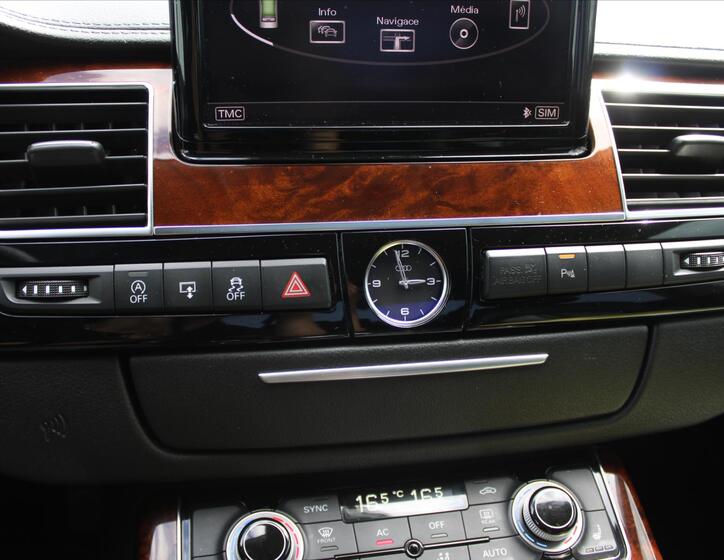 Audi A8 19
