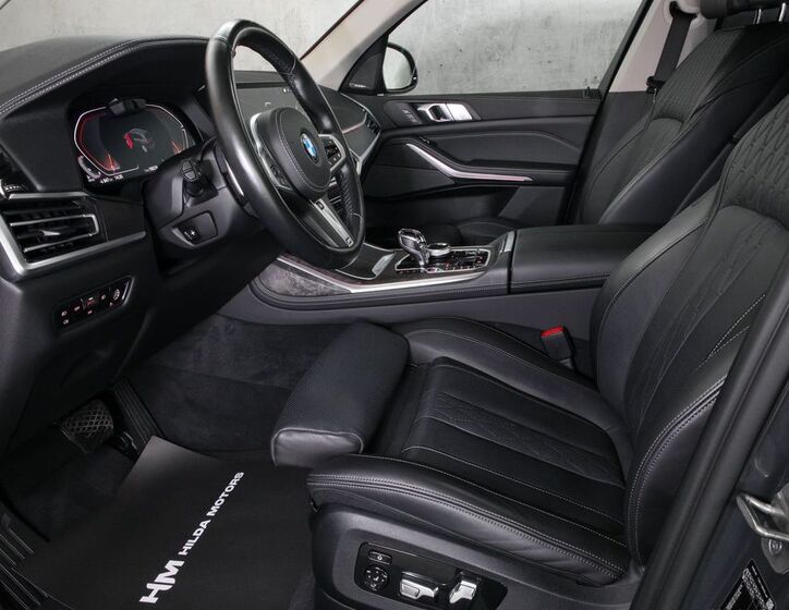 BMW X7 11