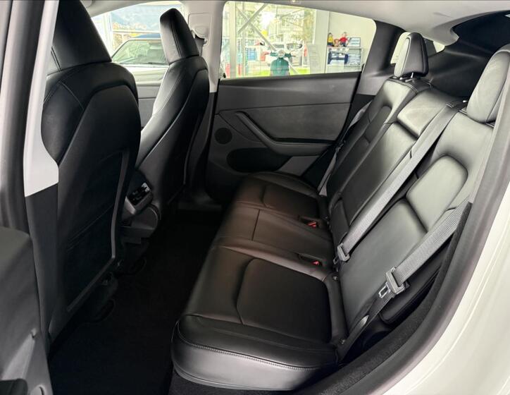 Tesla Model Y 20