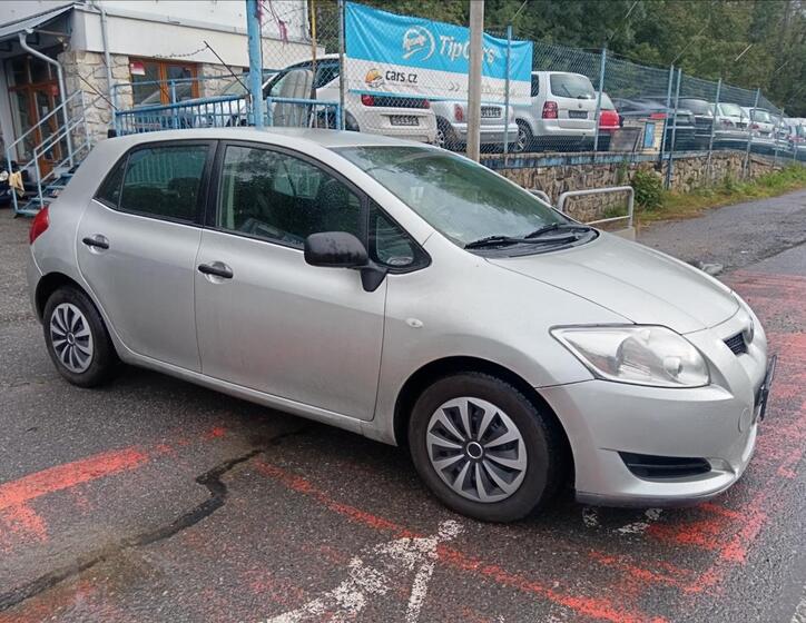 Toyota Auris 13