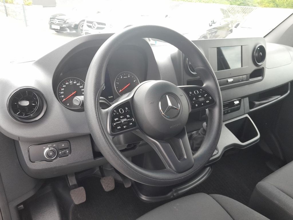 Mercedes-Benz Sprinter 9
