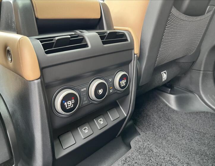 Land Rover Defender 30