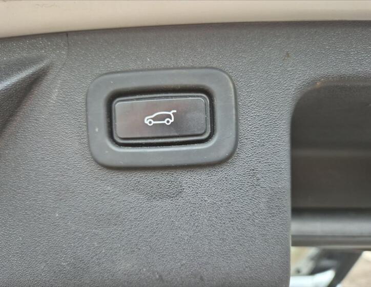 Land Rover Discovery 12