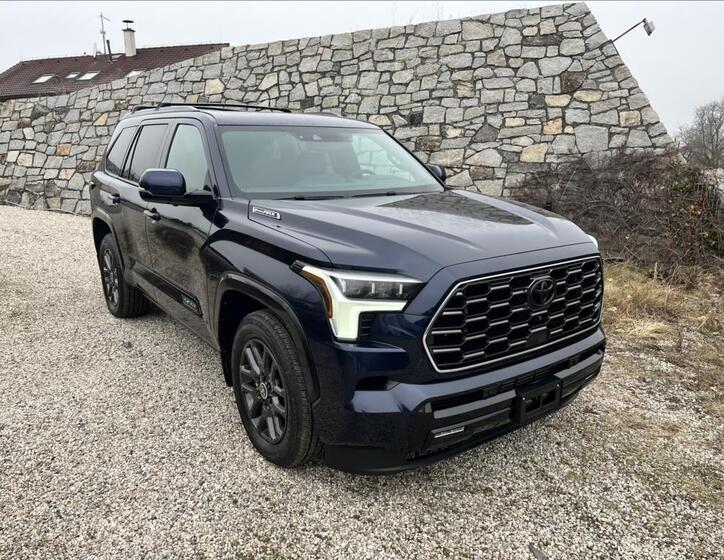 Toyota Sequoia 1